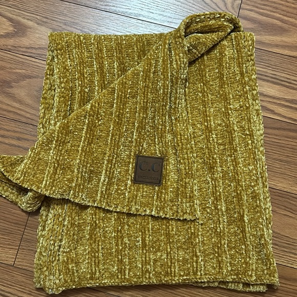 C.C. Woman’s Ultra soft chenille ribbed oblong scarf mustard knit shawl wrap - Picture 11 of 12
